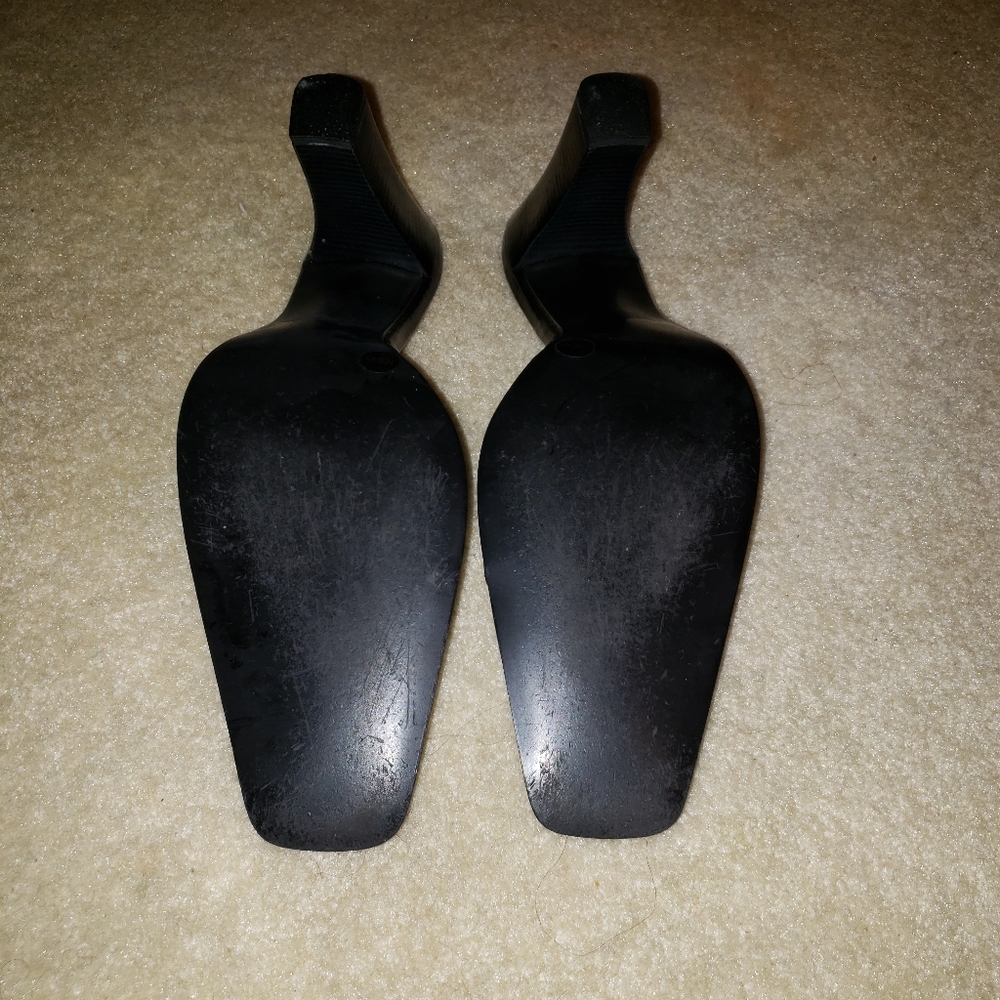 Shoes - Picture 4 of 4